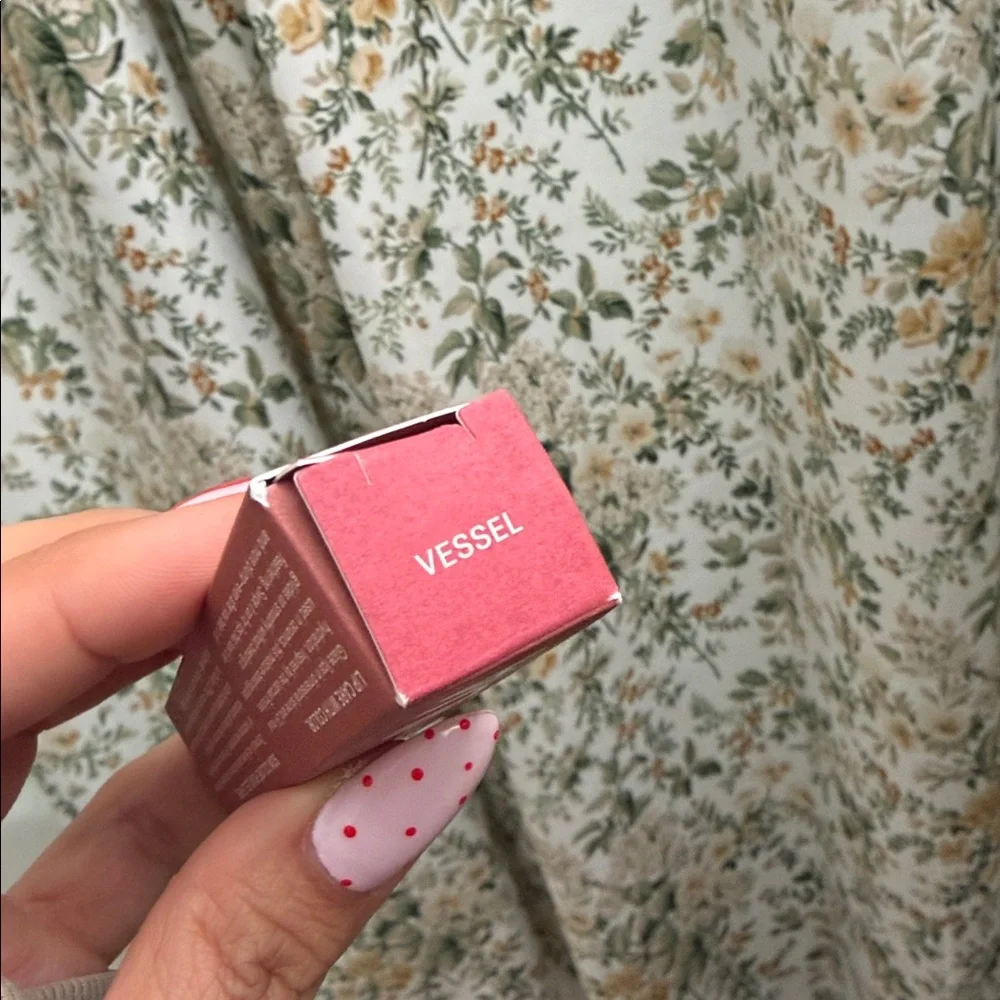 Overglaze Hydrating Lip Gloss for 24-Hour Moisture